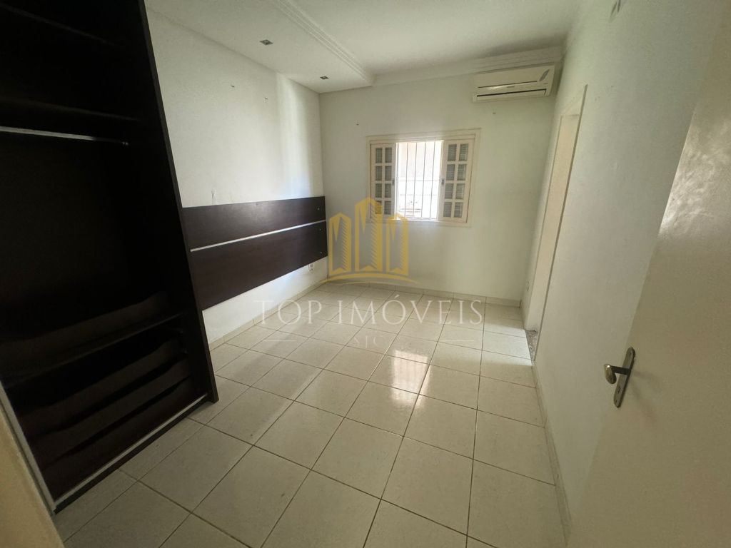 Excelente casa com 3 dormitorios sendo 2 suites em Jacareí
