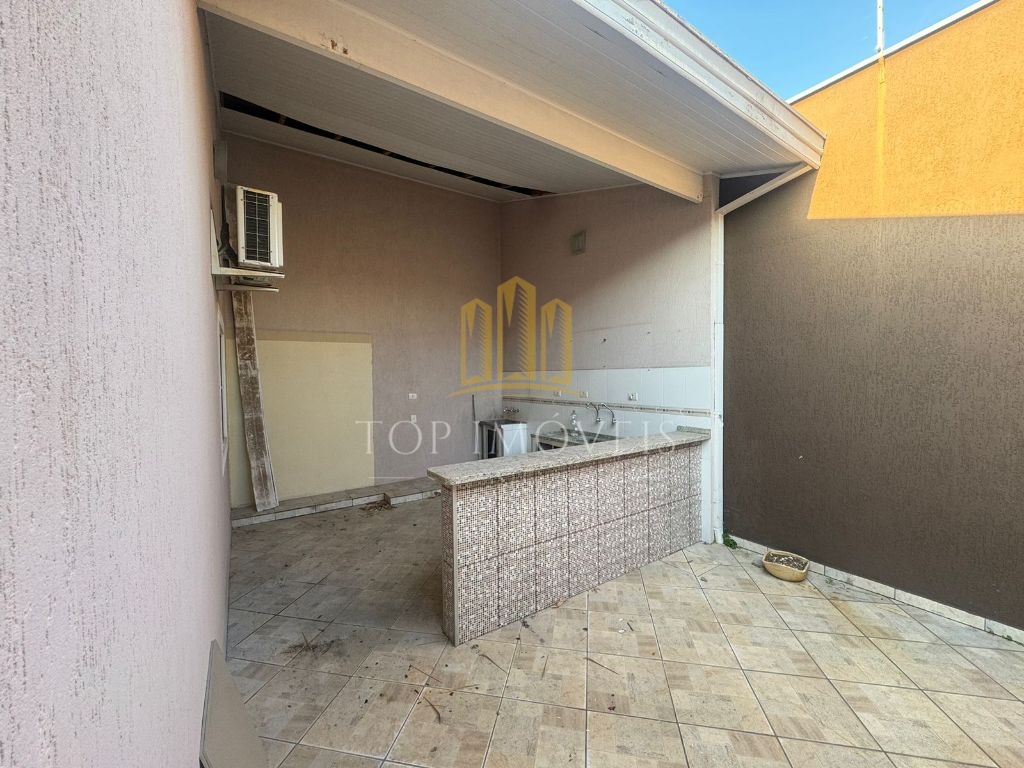 Excelente casa com 3 dormitorios sendo 2 suites em Jacareí
