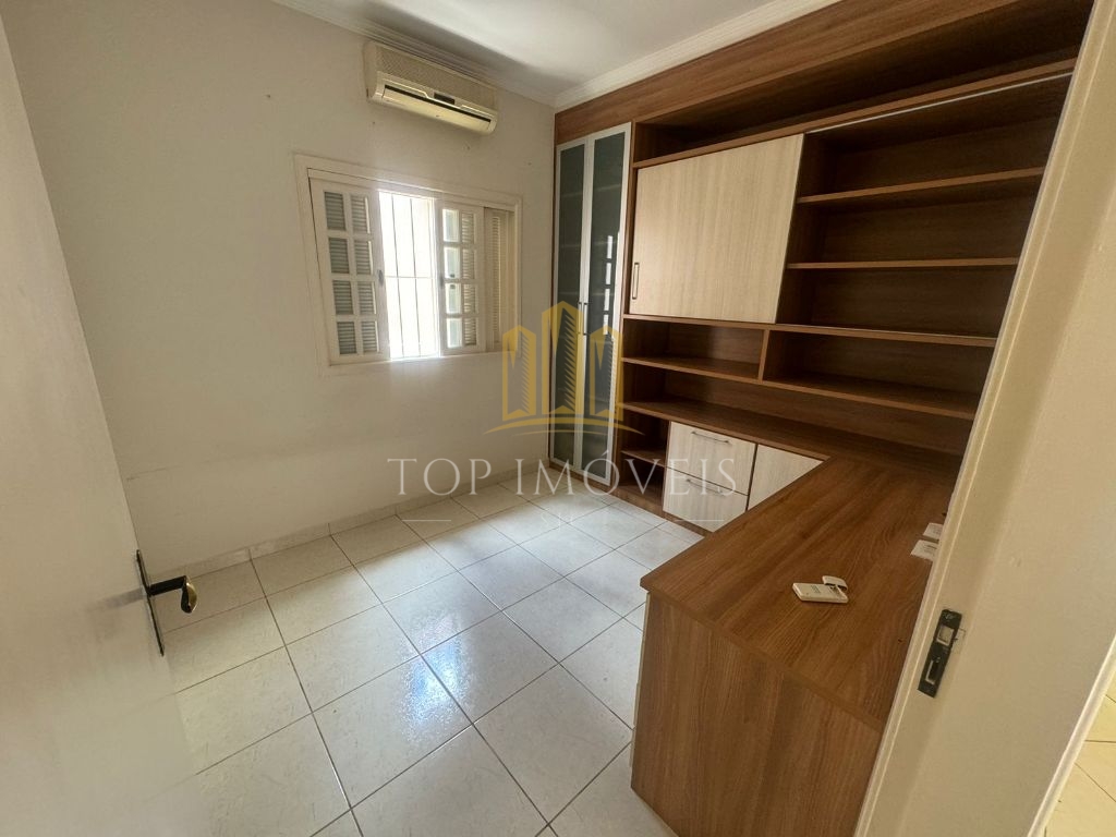 Excelente casa com 3 dormitorios sendo 2 suites em Jacareí