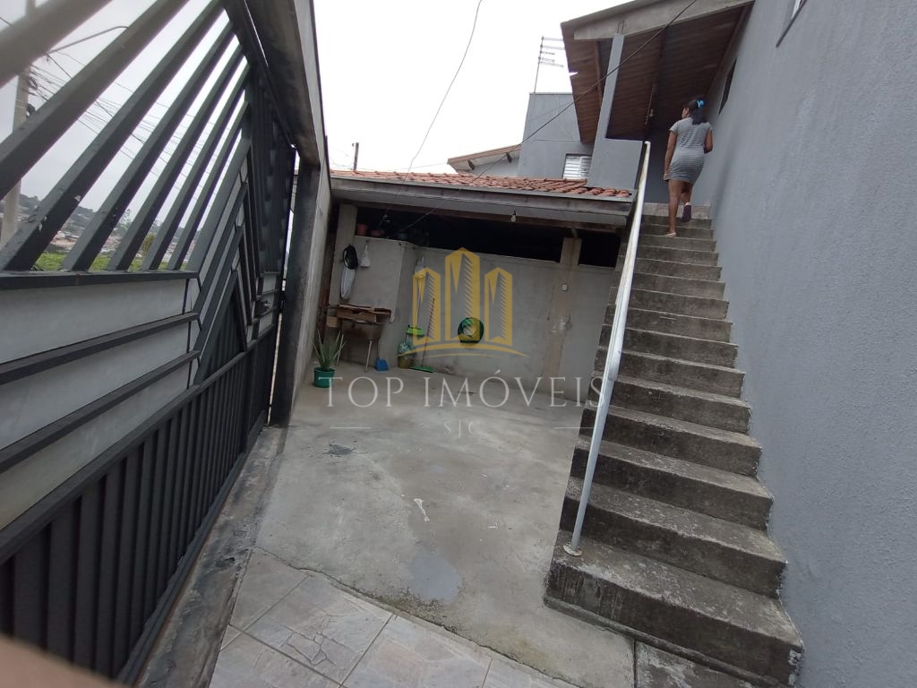 Sobrado no Jardim Santa Rosa: Duas Casas Independentes!
