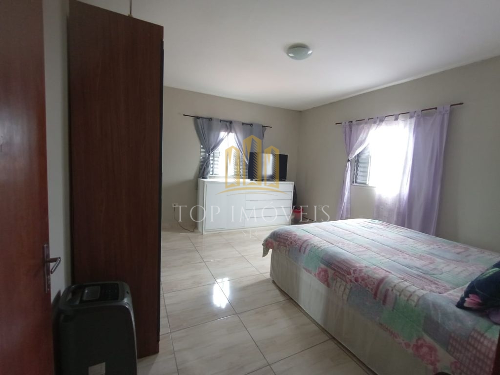Sobrado no Jardim Santa Rosa: Duas Casas Independentes!