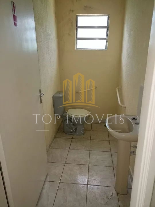 Casa Térrea em terreno de 300 m2 no bairro Vila Industrial