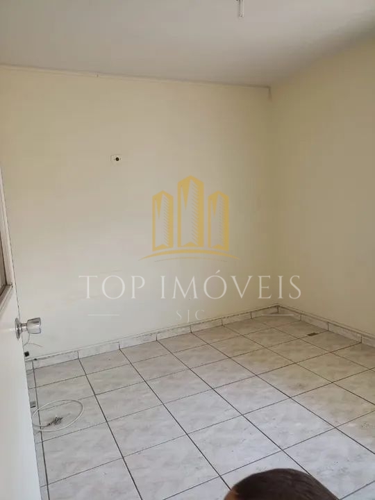Casa Térrea em terreno de 300 m2 no bairro Vila Industrial