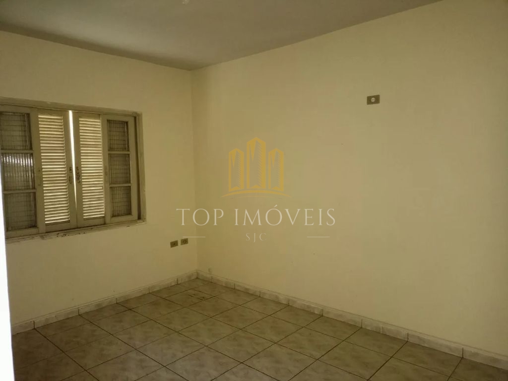 Casa Térrea em terreno de 300 m2 no bairro Vila Industrial