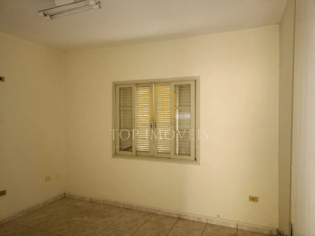 Casa Térrea em terreno de 300 m2 no bairro Vila Industrial