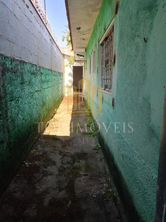 Casa Térrea em terreno de 300 m2 no bairro Vila Industrial