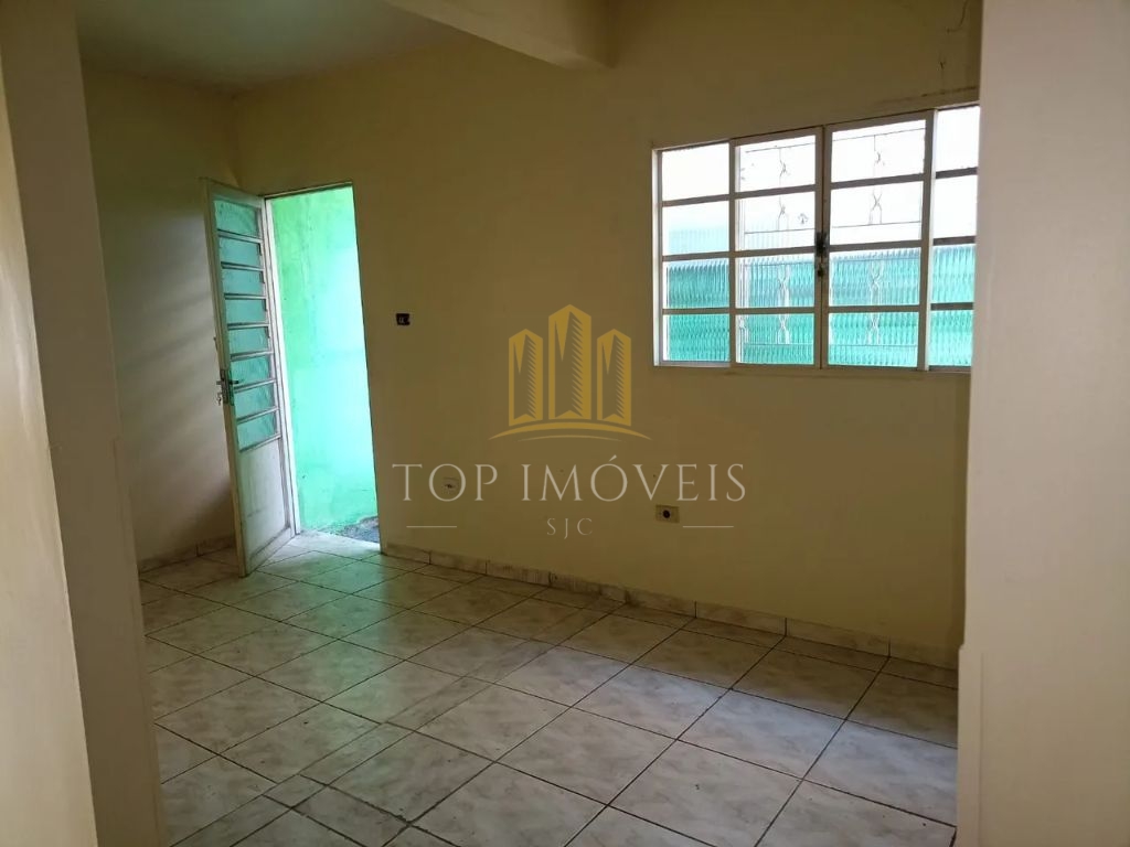 Casa Térrea em terreno de 300 m2 no bairro Vila Industrial