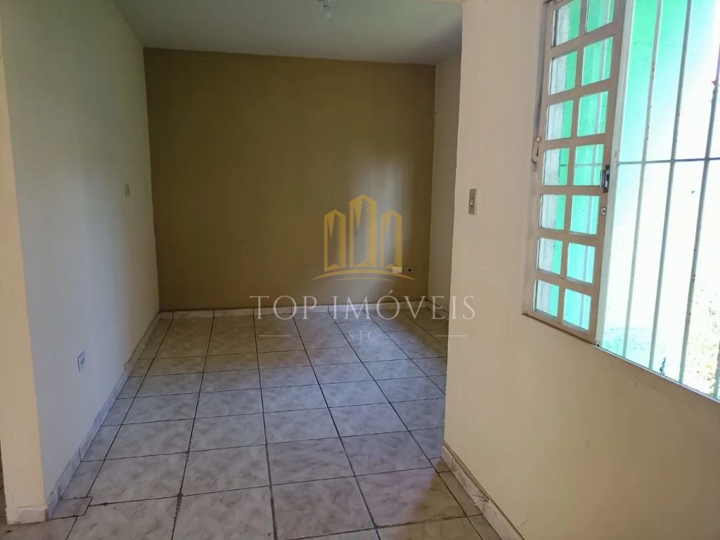 Casa Térrea em terreno de 300 m2 no bairro Vila Industrial
