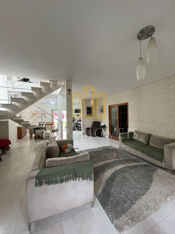 Excelente oportunidade! Vendo uma linda casa no bairro Vila Branca 1 em Jacareí-SP.