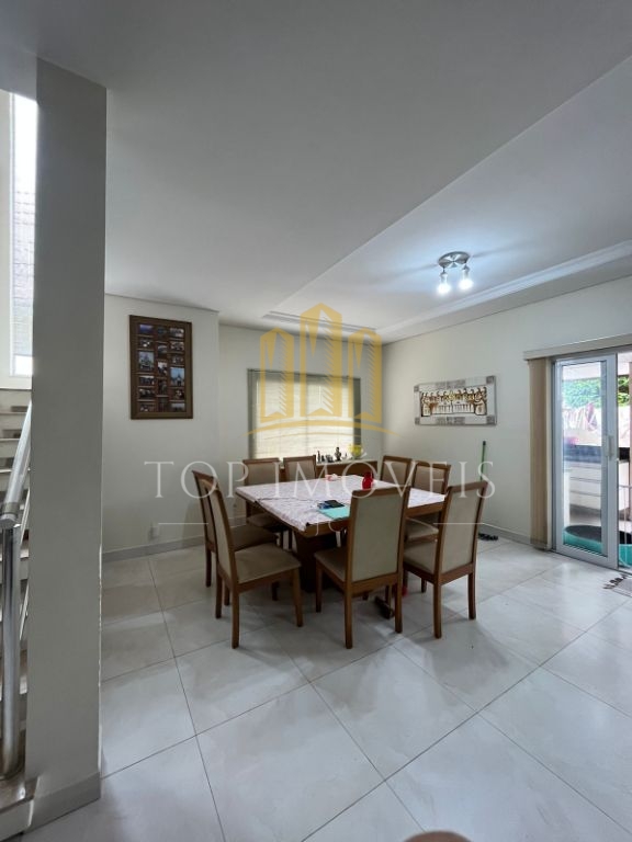 Excelente oportunidade! Vendo uma linda casa no bairro Vila Branca 1 em Jacareí-SP.