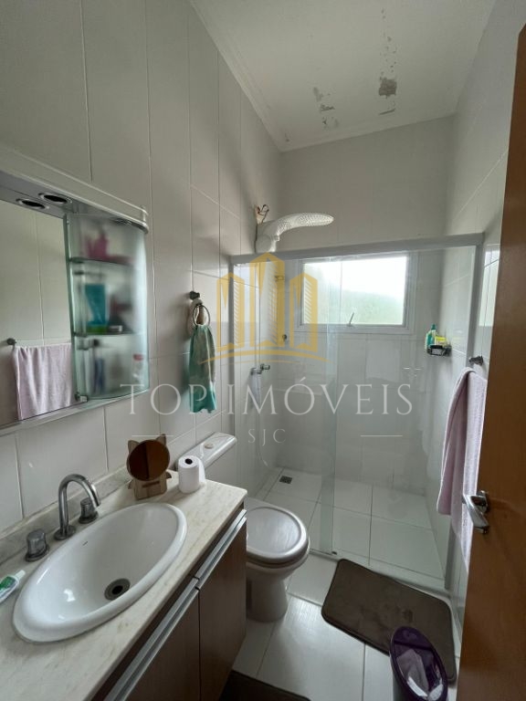 Excelente oportunidade! Vendo uma linda casa no bairro Vila Branca 1 em Jacareí-SP.