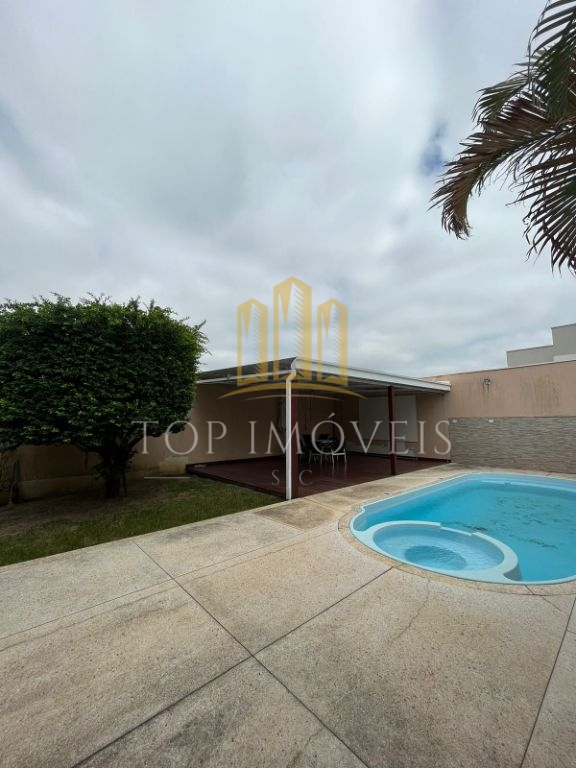 Excelente oportunidade! Vendo uma linda casa no bairro Vila Branca 1 em Jacareí-SP.