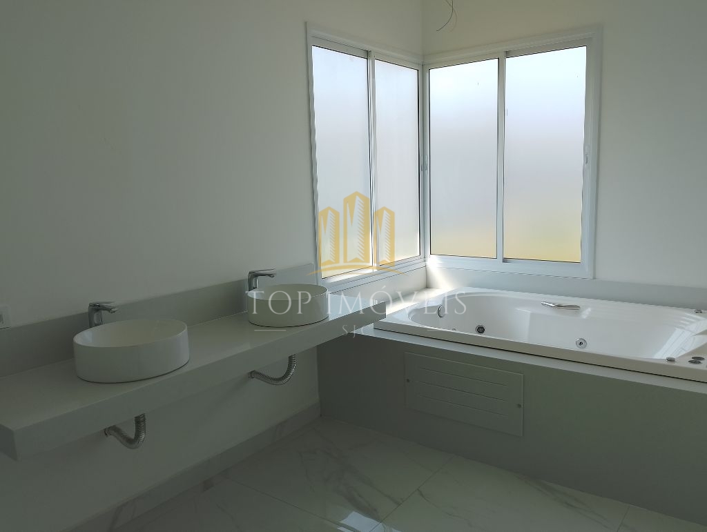Exclusiva Residência Térrea de Alto Padrão no Condomínio Mont Blanc Luxo, Sustentabilidade e Conforto em 1.200m²