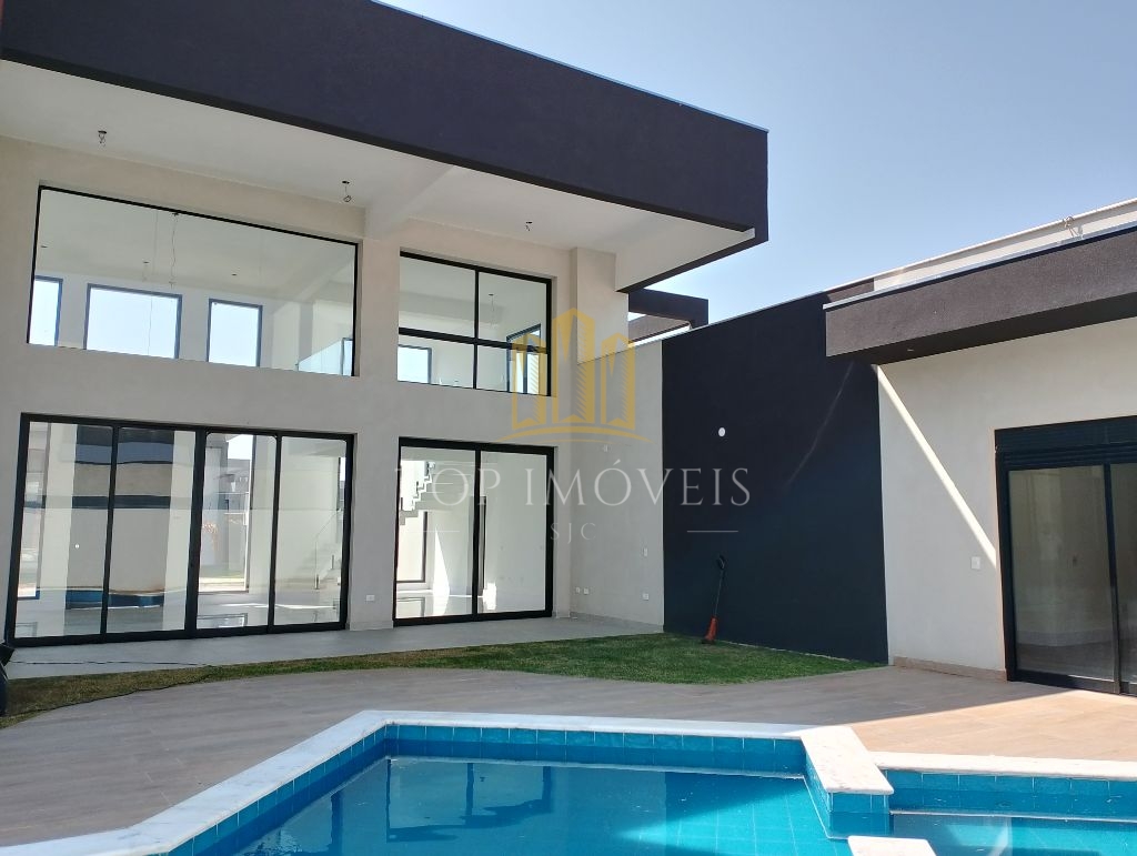 Casa Térrea de Alto Padrão no Condomínio Mont Blanc - Modernidade e Conforto em 770m²