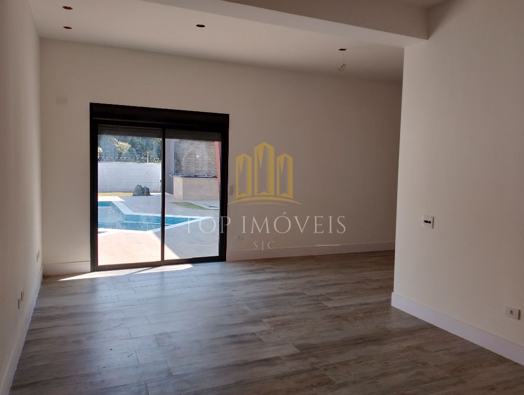 Casa Térrea de Alto Padrão no Condomínio Mont Blanc - Modernidade e Conforto em 770m²