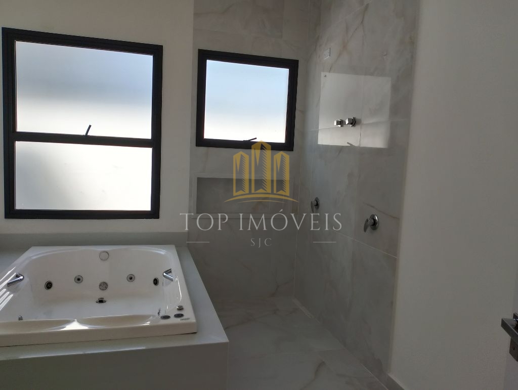 Casa Térrea de Alto Padrão no Condomínio Mont Blanc - Modernidade e Conforto em 770m²