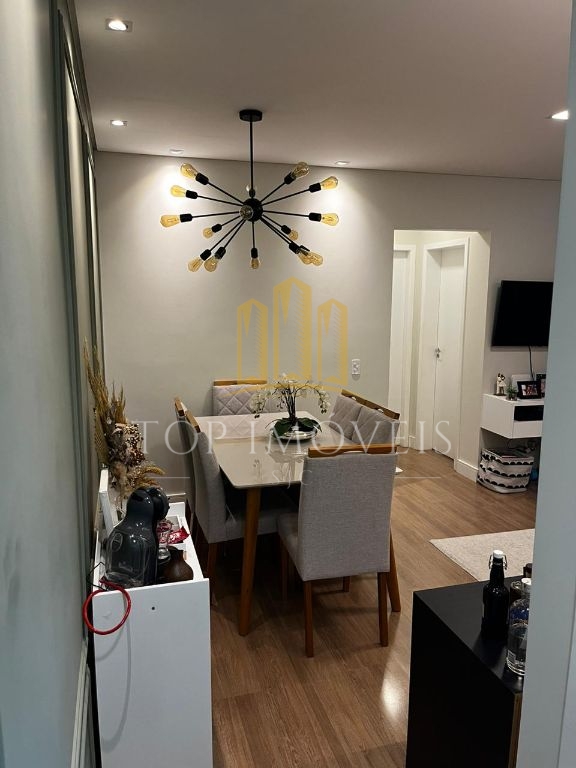 Ótimo apartamento com 2 dormitorios ,suite todo planejado , sol da manhã, condominio clube,