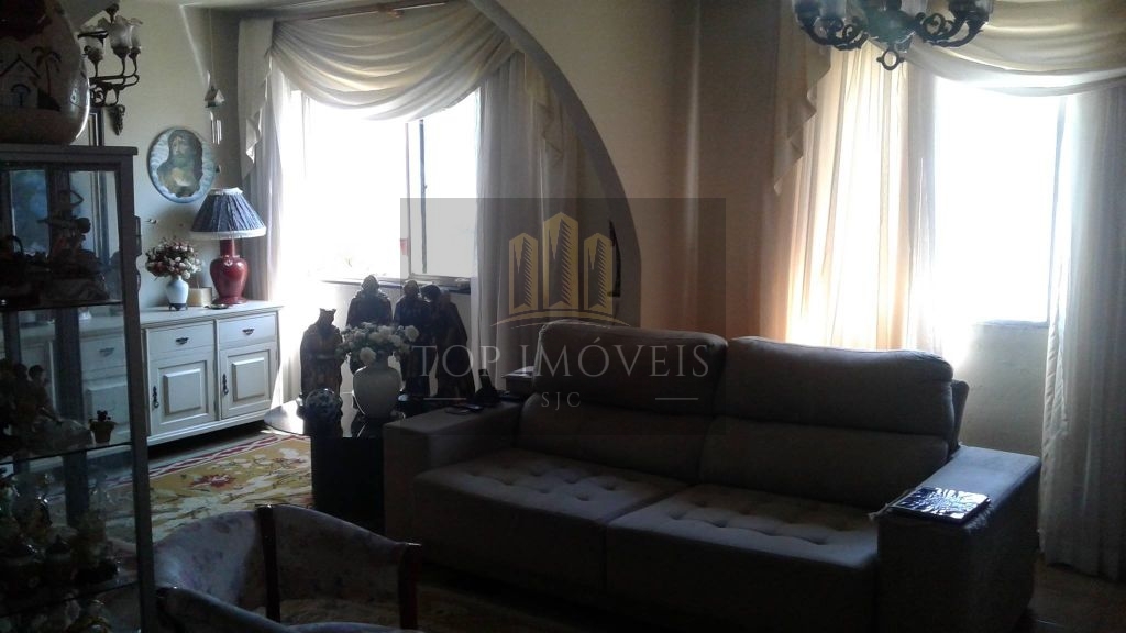 Apartamento com 2 dormitórios à venda no centro de Jacareí