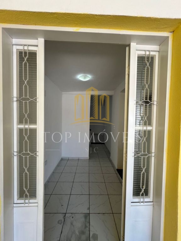 Casa de 3 quartos reformada em ótima localização no Jardim Satélite