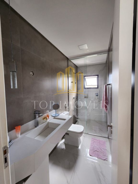 Excelente sobrado à venda, com 4 dormitórios 2 suites - 244 m² - Condominio Aruana