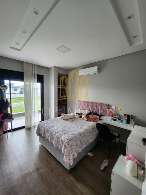 Excelente sobrado à venda, com 4 dormitórios 2 suites - 244 m² - Condominio Aruana