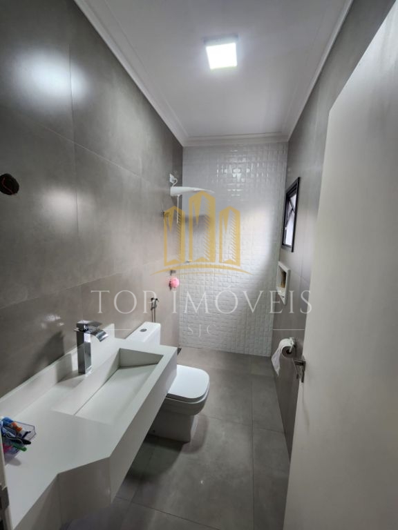 Excelente sobrado à venda, com 4 dormitórios 2 suites - 244 m² - Condominio Aruana