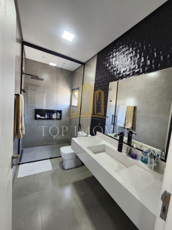 Excelente sobrado à venda, com 4 dormitórios 2 suites - 244 m² - Condominio Aruana