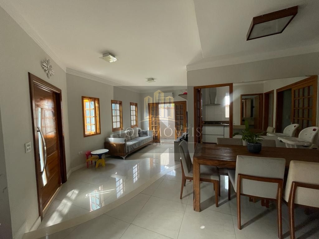 Ótima casa à venda, com 3 suites 169 m² - Vila Branca - Jacareí/SP