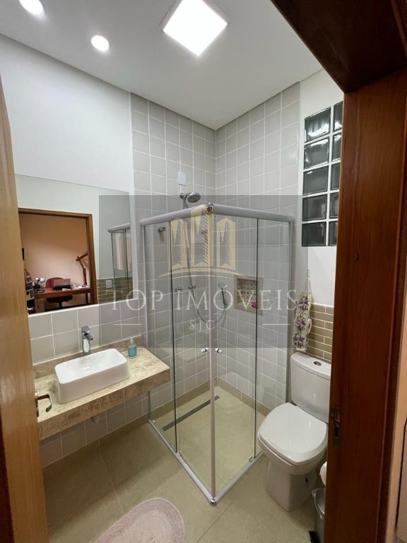 Excelente sobrado à venda, com 4 dormitórios, 380 m² por R$ 3.000.000,00 - Condomínio Residencial Monte Carlo - São José dos Campos/SP