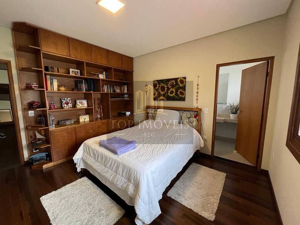 Excelente sobrado à venda, com 4 dormitórios, 380 m² por R$ 3.000.000,00 - Condomínio Residencial Monte Carlo - São José dos Campos/SP