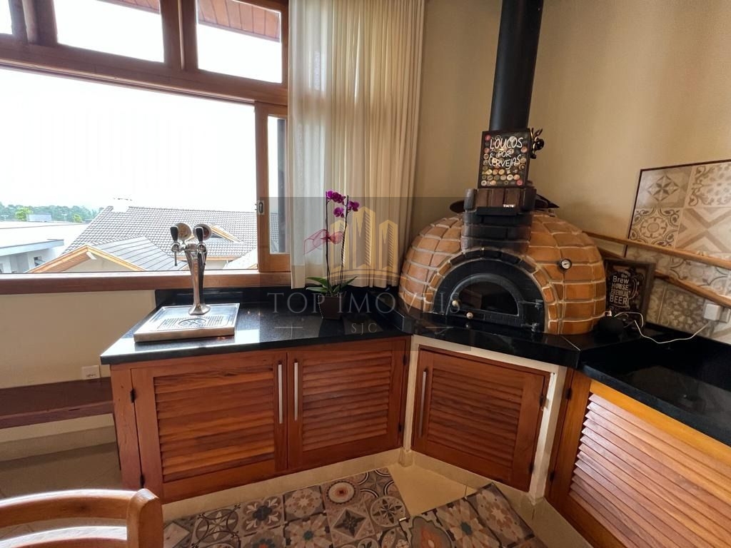 Excelente sobrado à venda, com 4 dormitórios, 380 m² por R$ 3.000.000,00 - Condomínio Residencial Monte Carlo - São José dos Campos/SP