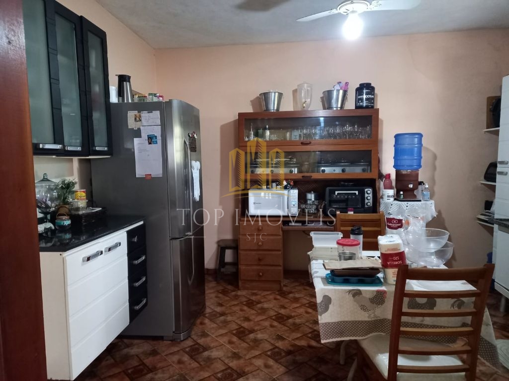 Espaçosa casa tres dormitorios com ponto comercial em altos de santana