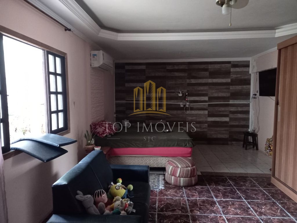 Espaçosa casa tres dormitorios com ponto comercial em altos de santana