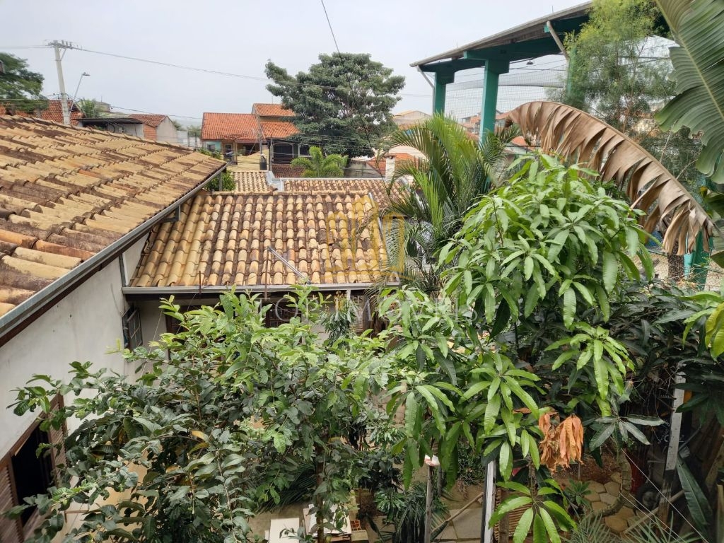 Espaçosa casa tres dormitorios com ponto comercial em altos de santana
