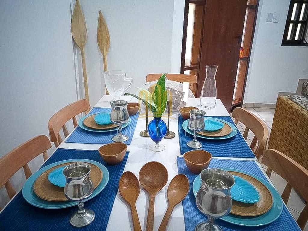 Oportunidade - Casa com 2 Quartos 500 m. Da Praia de Maranduba.