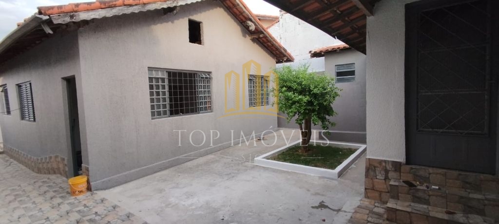 Casa com Terreno Amplo Jd. Paraíso, Jacareí