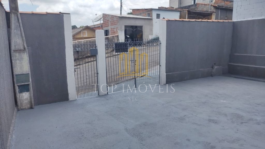 Casa com Terreno Amplo Jd. Paraíso, Jacareí