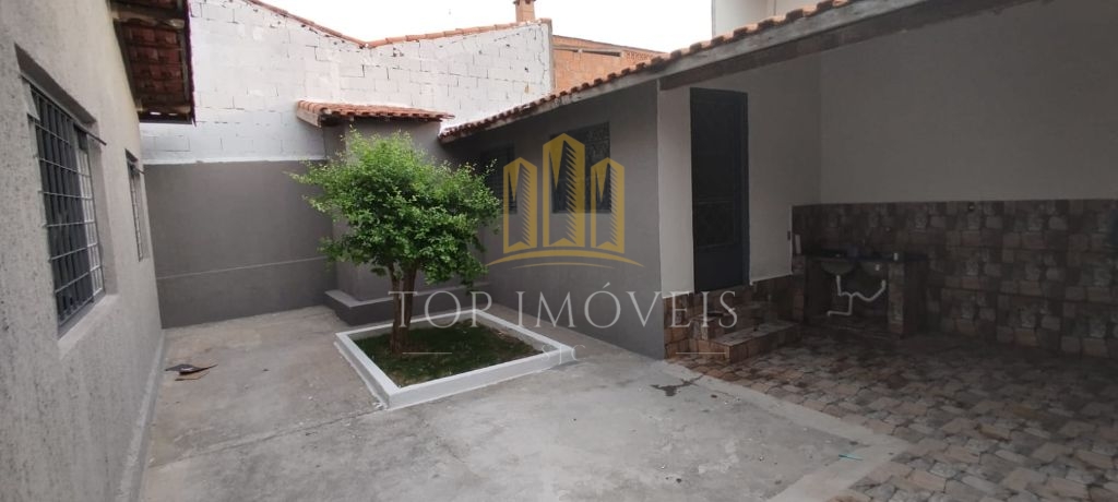 Casa com Terreno Amplo Jd. Paraíso, Jacareí