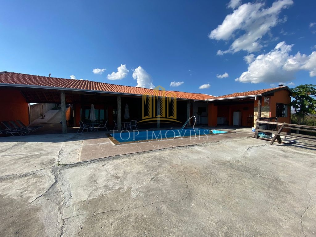 Maravilhosa Chácara com Vista Paradisiaca Piscina 3 dormitórios 2 banheiros Descubra o refúgio dos seus sonhos nesta encantadora chácara, perfeita para relaxar e aproveitar momentos especiais com…