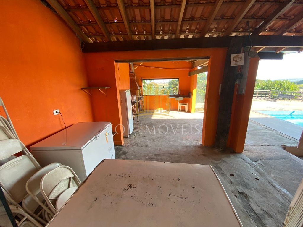 Maravilhosa Chácara com Vista Paradisiaca Piscina 3 dormitórios 2 banheiros Descubra o refúgio dos seus sonhos nesta encantadora chácara, perfeita para relaxar e aproveitar momentos especiais com…