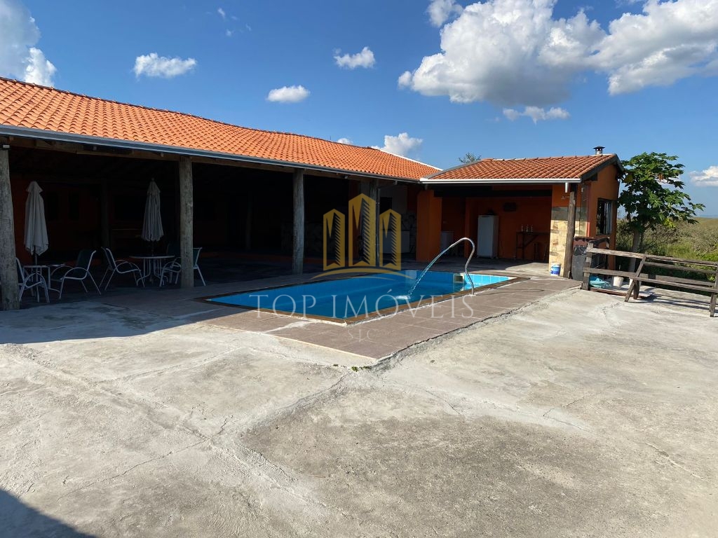 Maravilhosa Chácara com Vista Paradisiaca Piscina 3 dormitórios 2 banheiros Descubra o refúgio dos seus sonhos nesta encantadora chácara, perfeita para relaxar e aproveitar momentos especiais com…