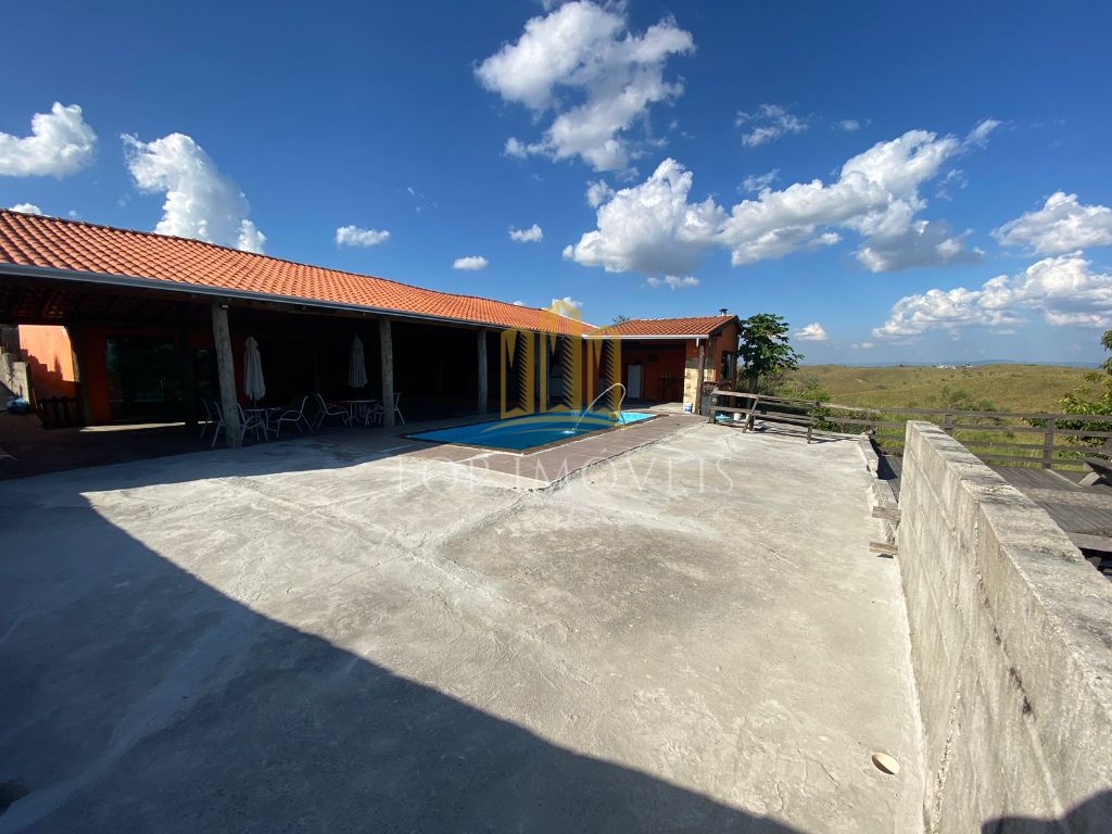 Maravilhosa Chácara com Vista Paradisiaca Piscina 3 dormitórios 2 banheiros Descubra o refúgio dos seus sonhos nesta encantadora chácara, perfeita para relaxar e aproveitar momentos especiais com…