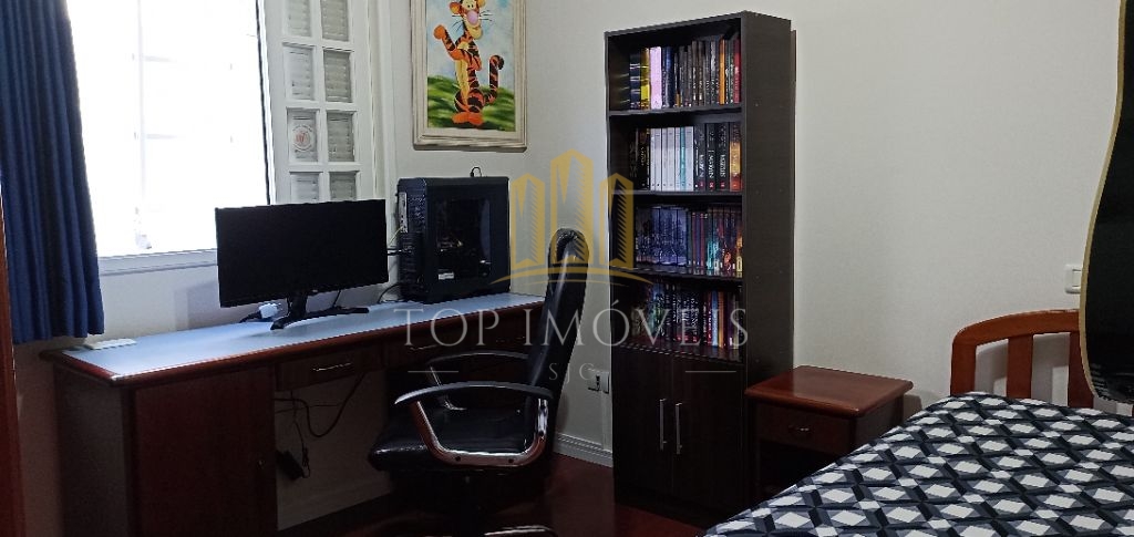 Excelente casa com 3 dormitórios sendo 1 suíte em condomínio fechado em Jacareí