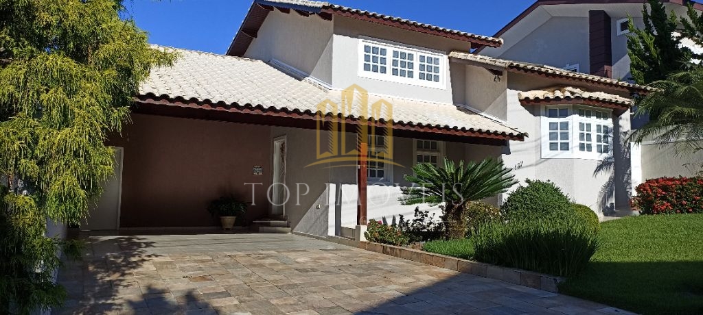 Excelente casa com 3 dormitórios sendo 1 suíte em condomínio fechado em Jacareí