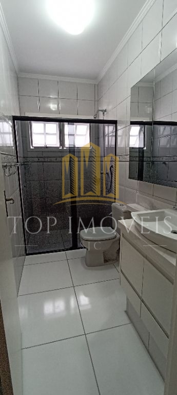 Excelente casa com 3 dormitórios sendo 1 suíte em condomínio fechado em Jacareí