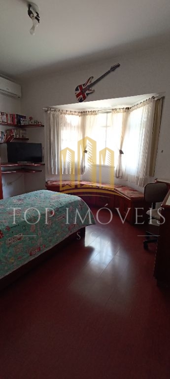 Excelente casa com 3 dormitórios sendo 1 suíte em condomínio fechado em Jacareí