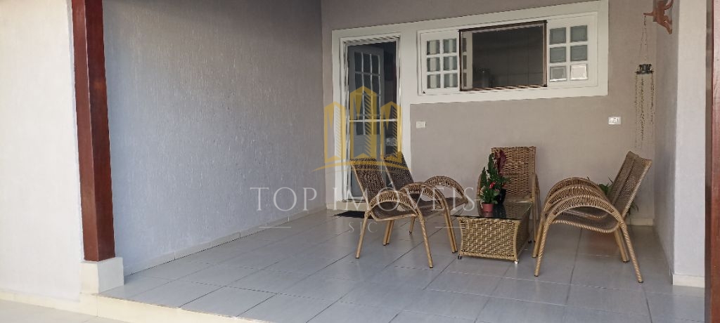 Excelente casa com 3 dormitórios sendo 1 suíte em condomínio fechado em Jacareí