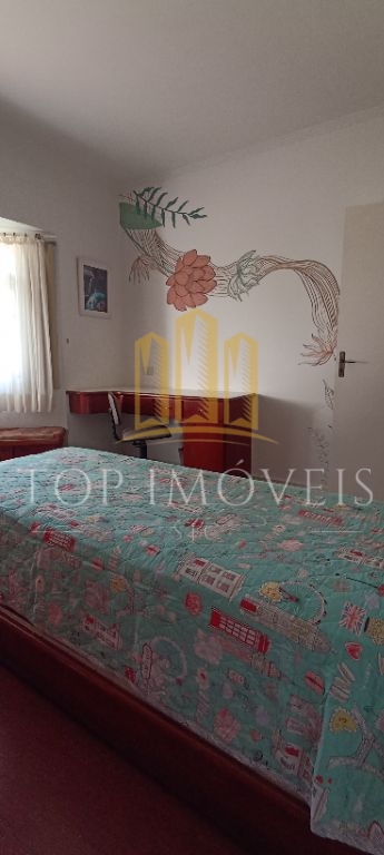 Excelente casa com 3 dormitórios sendo 1 suíte em condomínio fechado em Jacareí