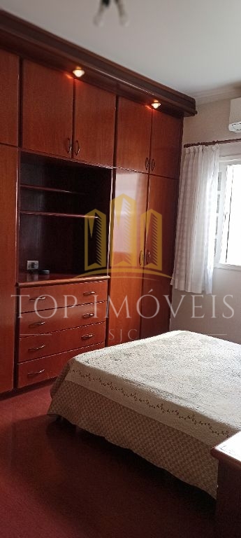 Excelente casa com 3 dormitórios sendo 1 suíte em condomínio fechado em Jacareí