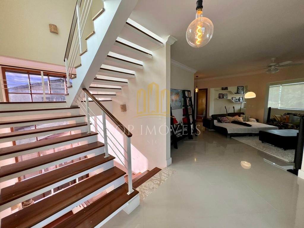 Casa à Venda com 5 Suítes Em Sao Jose Dos Campos